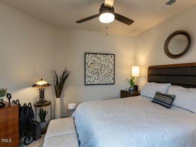 Beautiful Modern design Condo in a Building with Residential