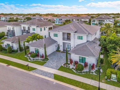 Modern 2023 McIntosh 2 Signature Collection home in the gated - photo 4