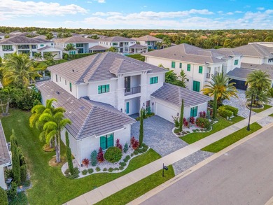 Modern 2023 McIntosh 2 Signature Collection home in the gated - photo 5