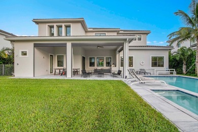 Modern 2023 McIntosh 2 Signature Collection home in the gated - photo 10