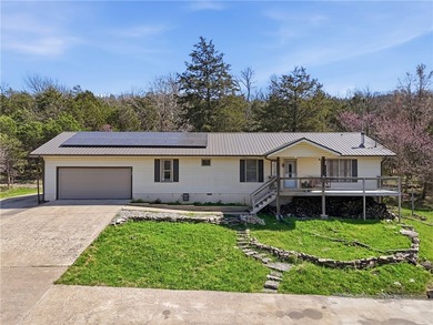 Welcome to Holiday Island! 1500+square feet, 3 bed, 2 bath, One - photo 2