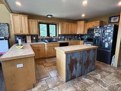Every detail of this extraordinary custom home reflects - photo 6