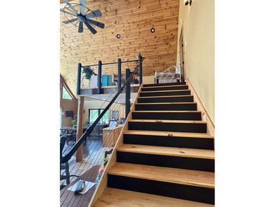 Every detail of this extraordinary custom home reflects - photo 8