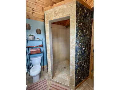 Every detail of this extraordinary custom home reflects - photo 9