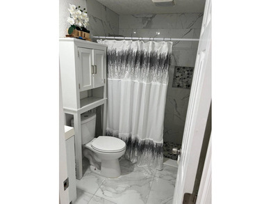 Move right into this stunning, fully updated manufactured home - photo 10