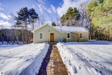 Lake Leelanau Home For Sale in Lake Leelanau Michigan