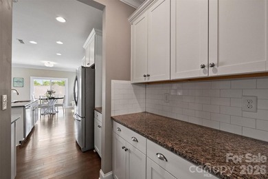 Move-in ready Lake Norman lifestyle home. 5 bed, 4 bath, 2,945 - photo 8