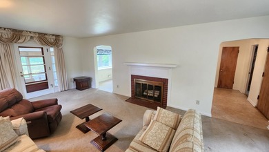 LAKEFRONT in downtown Hobart! This adorable classic brick home - photo 9