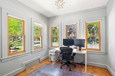 Enter through a sun room filled with light, will it be an office - photo 23