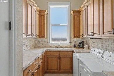 Big main house with Duplex below. Three homes on one tax lot - photo 24