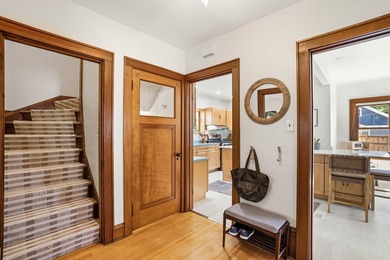 Enter through a sun room filled with light, will it be an office - photo 25