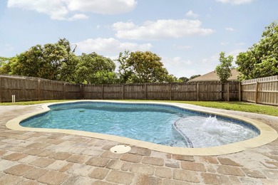 Welcome to 98 Pintail Court, a beautifully maintained CBS pool - photo 29