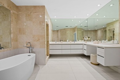 The pinnacle of waterfront luxury in this reimagined 4,000+ SF - photo 29
