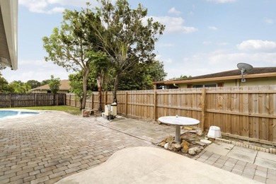 Welcome to 98 Pintail Court, a beautifully maintained CBS pool - photo 31