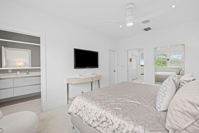 The pinnacle of waterfront luxury in this reimagined 4,000+ SF - photo 31