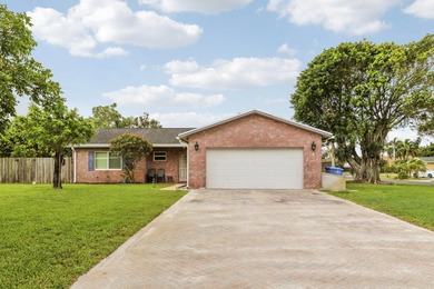 Welcome to 98 Pintail Court, a beautifully maintained CBS pool - photo 32