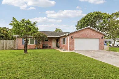 Welcome to 98 Pintail Court, a beautifully maintained CBS pool - photo 33