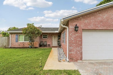 Welcome to 98 Pintail Court, a beautifully maintained CBS pool - photo 34