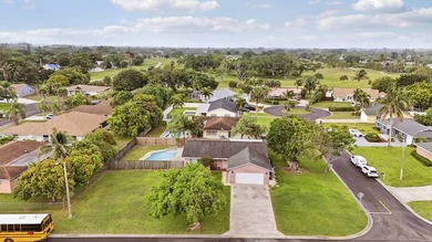 Welcome to 98 Pintail Court, a beautifully maintained CBS pool - photo 35