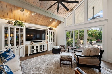 Beautifully remodeled 3 BR/3 BA home with a full 2 car garage in - photo 14