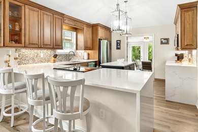 Beautifully updated and meticulously maintained single-story - photo 19