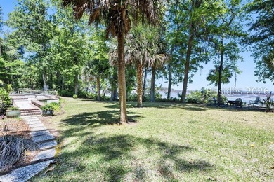 Located along the edge of Spring Island, where marsh meets the - photo 19