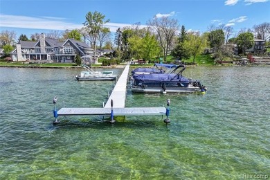 Welcome to this beautifully crafted 2019 custom-built home with - photo 26