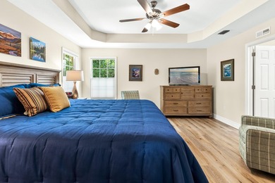 Beautifully updated and meticulously maintained single-story - photo 27