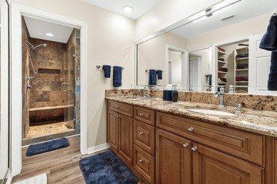 Beautifully updated and meticulously maintained single-story - photo 29