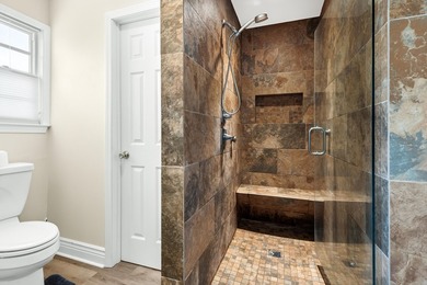 Beautifully updated and meticulously maintained single-story - photo 30
