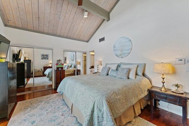 Beautifully remodeled 3 BR/3 BA home with a full 2 car garage in - photo 30