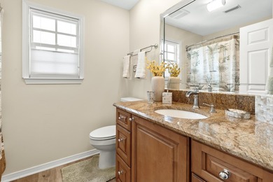 Beautifully updated and meticulously maintained single-story - photo 33