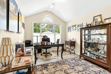 Beautifully updated and meticulously maintained single-story - photo 34