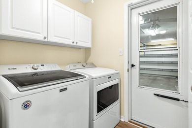 Beautifully updated and meticulously maintained single-story - photo 35