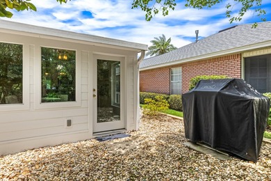 Beautifully updated and meticulously maintained single-story - photo 37