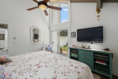 Beautifully remodeled 3 BR/3 BA home with a full 2 car garage in - photo 39