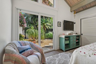 Beautifully remodeled 3 BR/3 BA home with a full 2 car garage in - photo 40