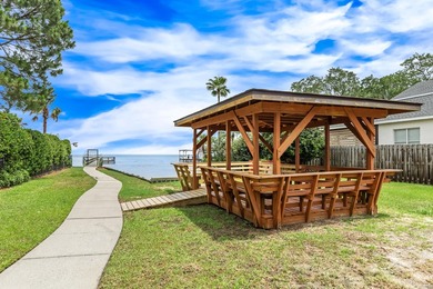 Beautifully updated and meticulously maintained single-story - photo 46