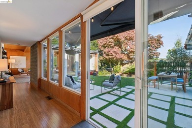 Don't miss this rare and sophisticated Mid-Century Modern - photo 9