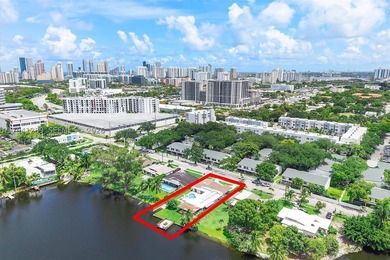 Waterfront living in the heart of Aventura! Set on a 14,500 SF - photo 3
