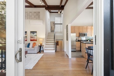 Majestic nature lover's retreat in the heart of Montclair. This - photo 4