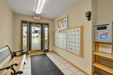 This well-maintained 1-bedroom condo offers a comfortable - photo 23