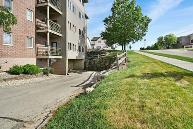 This well-maintained 1-bedroom condo offers a comfortable - photo 26