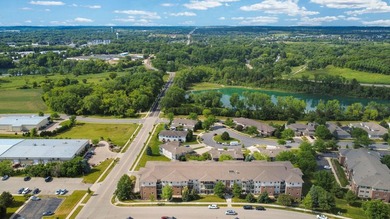 This well-maintained 1-bedroom condo offers a comfortable - photo 29