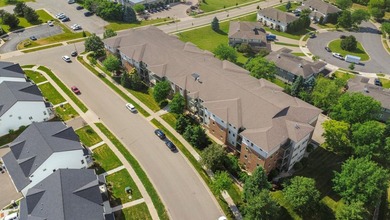 This well-maintained 1-bedroom condo offers a comfortable - photo 36