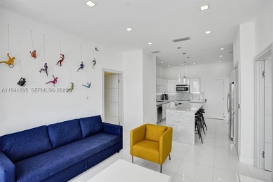 Premier corner penthouse offering the best two-bedroom layout - photo 4