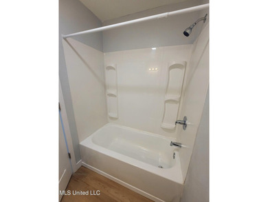 Looking to expand your investment portfolio? This 15-unit - photo 6
