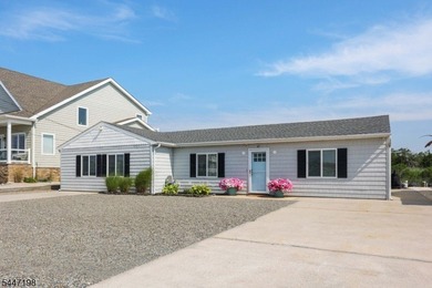 Immaculate turn key waterfront ranch in the desirable Skippers - photo 2