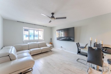 Beautifully done unit in Imperial Point for a great value ! Step - photo 2