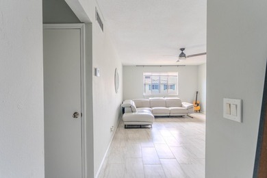 Beautifully done unit in Imperial Point for a great value ! Step - photo 5